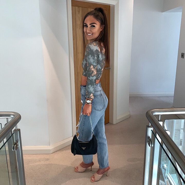 Elle - Marketing & Social Media Coordinator