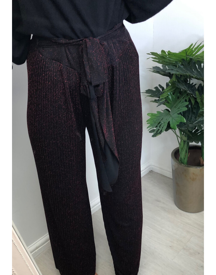 Lucy Cobb Palermo Pleated Trousers - Black Red