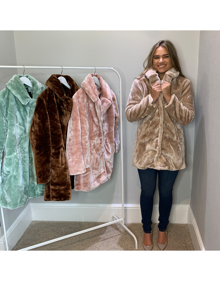 Lucy Cobb Tilly Fur Coat - Oyster