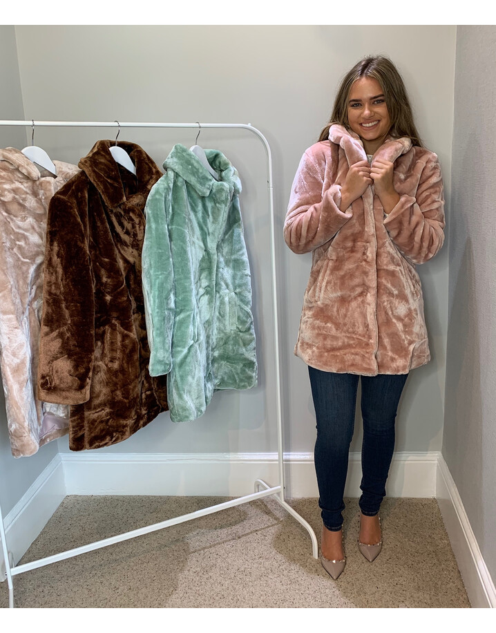 Lucy Cobb Tilly Fur Coat - Blush Pink