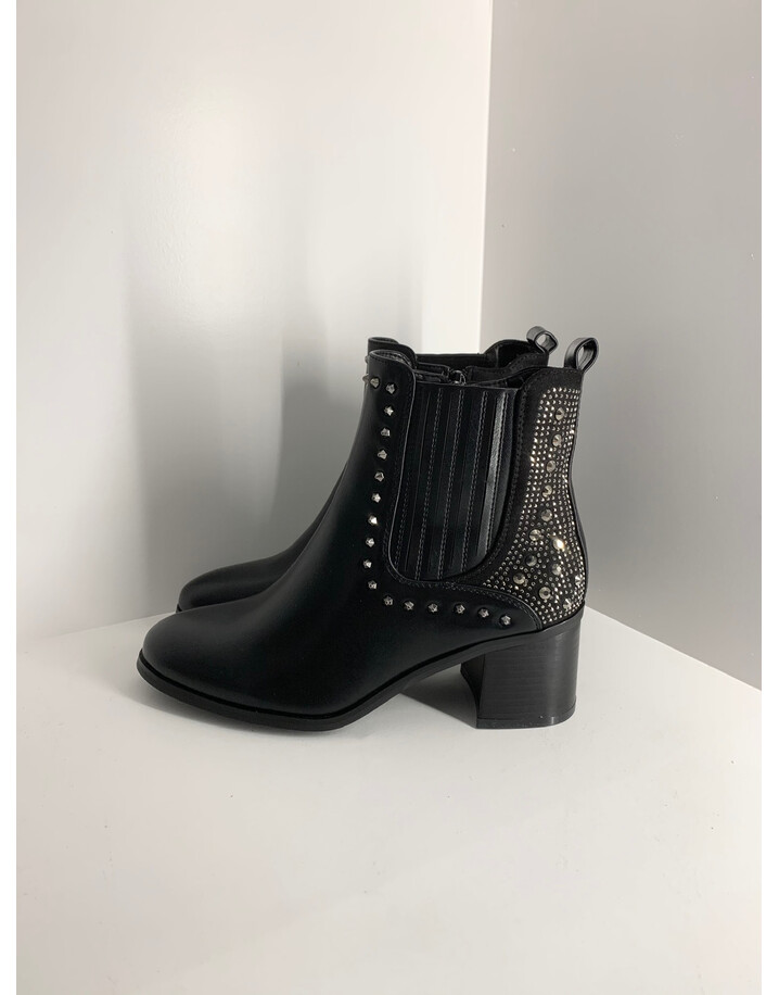 Lucy Cobb Footwear Sicily Stud Boots - Black