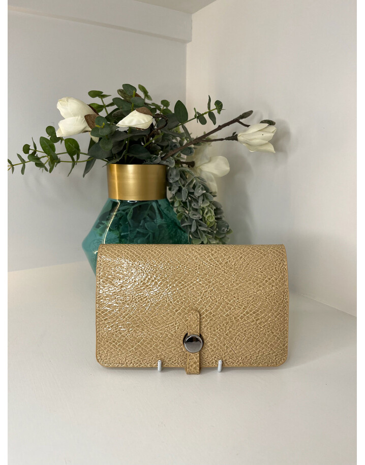 Lucy Cobb Bags Hope Travel Wallet - Beige Croc