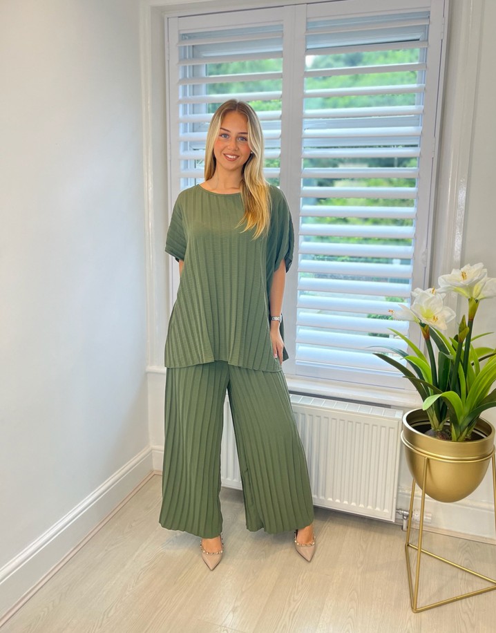 Lucy Cobb Pleated Co-Ord - Khaki
