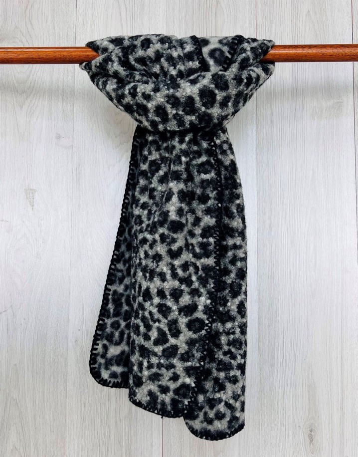 Lucy Cobb Boucle Leopard Print Scarf - Grey Leopard Print
