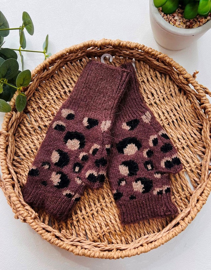 Lucy Cobb Leopard Fingerless Gloves - Brown